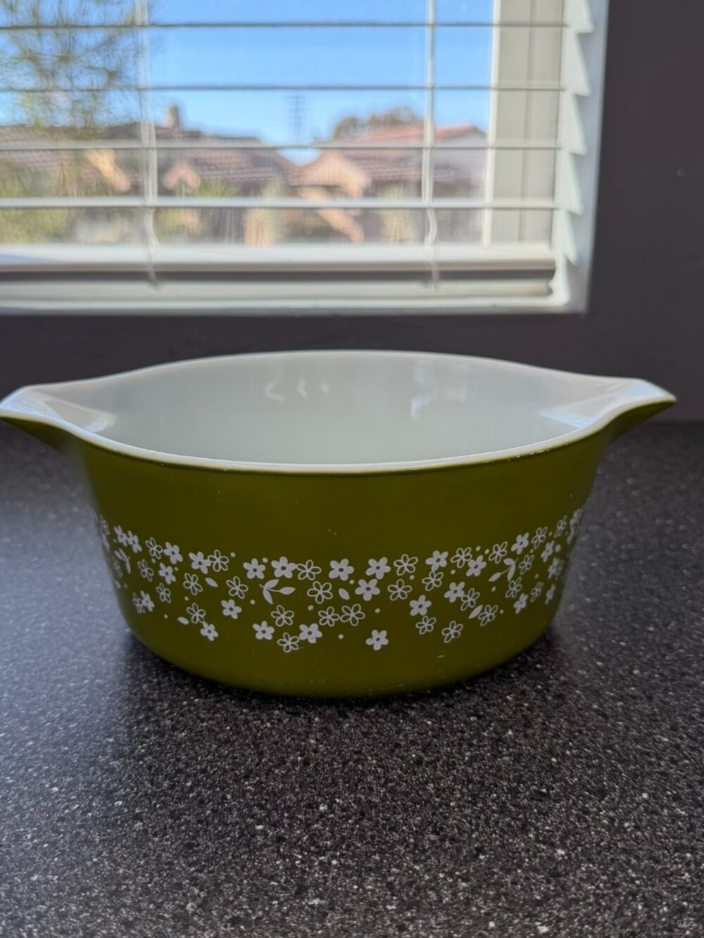 Vintage Pyrex Spring Blossom Green 475-B 2.5 Qt Crazy Daisy Cinderella Casserole